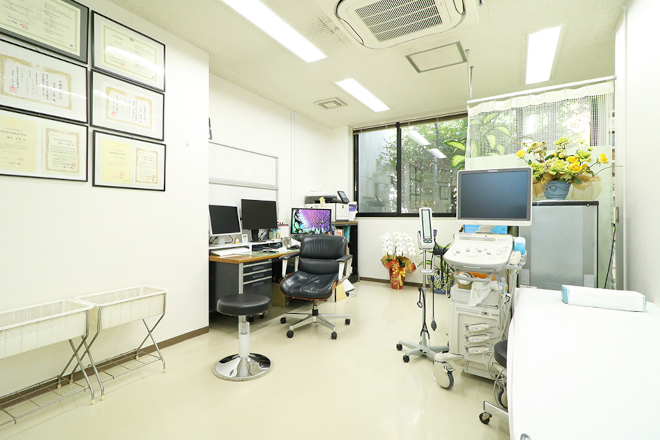 福岡市南区の内視鏡検査専門のクリニックの診察室